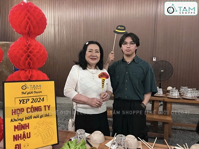 Phụ kiện hoá trang cầm tay vui nhộn chủ đề Happy New Year [Bằng gỗ - Nhiều kiểu] PK-GO-01